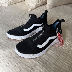 Vans- Women’s Black and White Slip-On Sneakers NWT